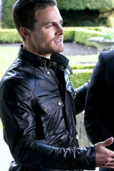 Arrow TV Show Stephen Amell Oliver Queen Black Leather Jacket