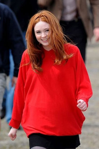 doctor-who-amy-pond-red-hoodie