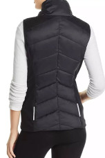Julie Bowen Modern Family Black Parachute Vest modern-family-claire-dunphy-vest