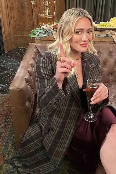 Sophie How I Met Your Father Hilary Duff Plaid Trench Coat