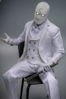 Oscar Isaac Moon Knight Steven Grant White Blazer