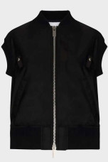 the-morning-show-stella-bak-vest