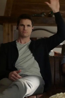Nathan Brown Upload TV Series Robbie Amell Black Fleece Hoodie