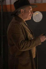 david-ostrosky-vis-a-vis-el-oasis-trench-coat