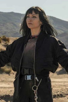 Najwa Nimri Zulema Zahir Vis a vis El Oasis Bomber Jacket