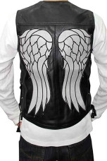norman-reedus-daryl-dixon-the-walking-dead-vest