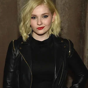 Abigail Breslin Leather Jackets And Cotton Coats Collection