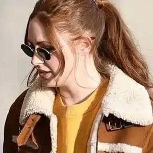 Karen Gillan Jackets And Outfits