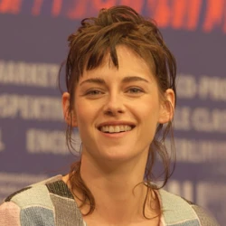 Kristen Stewart Jackets (10)
