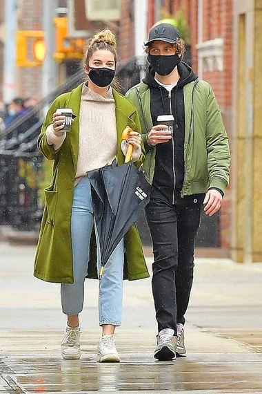 Annie Murphy Manhattan Street Style Green Wool Trench Coat