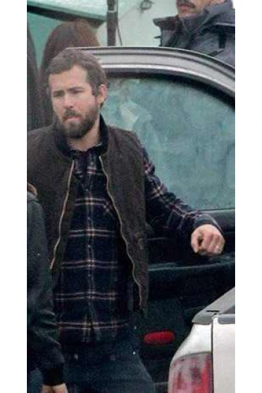ryan-reynolds-captive-vest