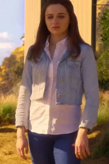 Elle Evans The Kissing Booth Joey King Blue Cropped Jacket