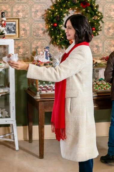 Catherine Bell Meet Me At Christmas Joan Ivory Plaid Coat